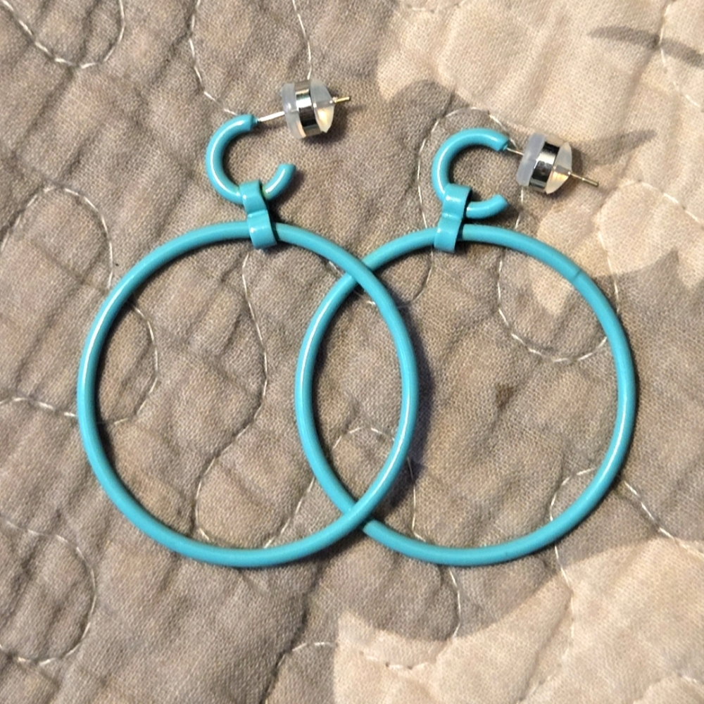 Melania Clara NWT Hoop Earrings